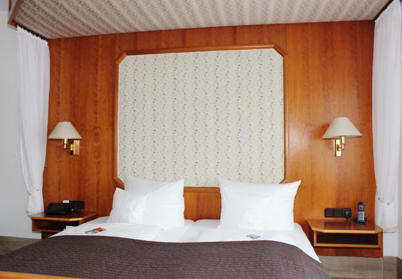 Landhotel Zum Boehm ロート エクステリア 写真