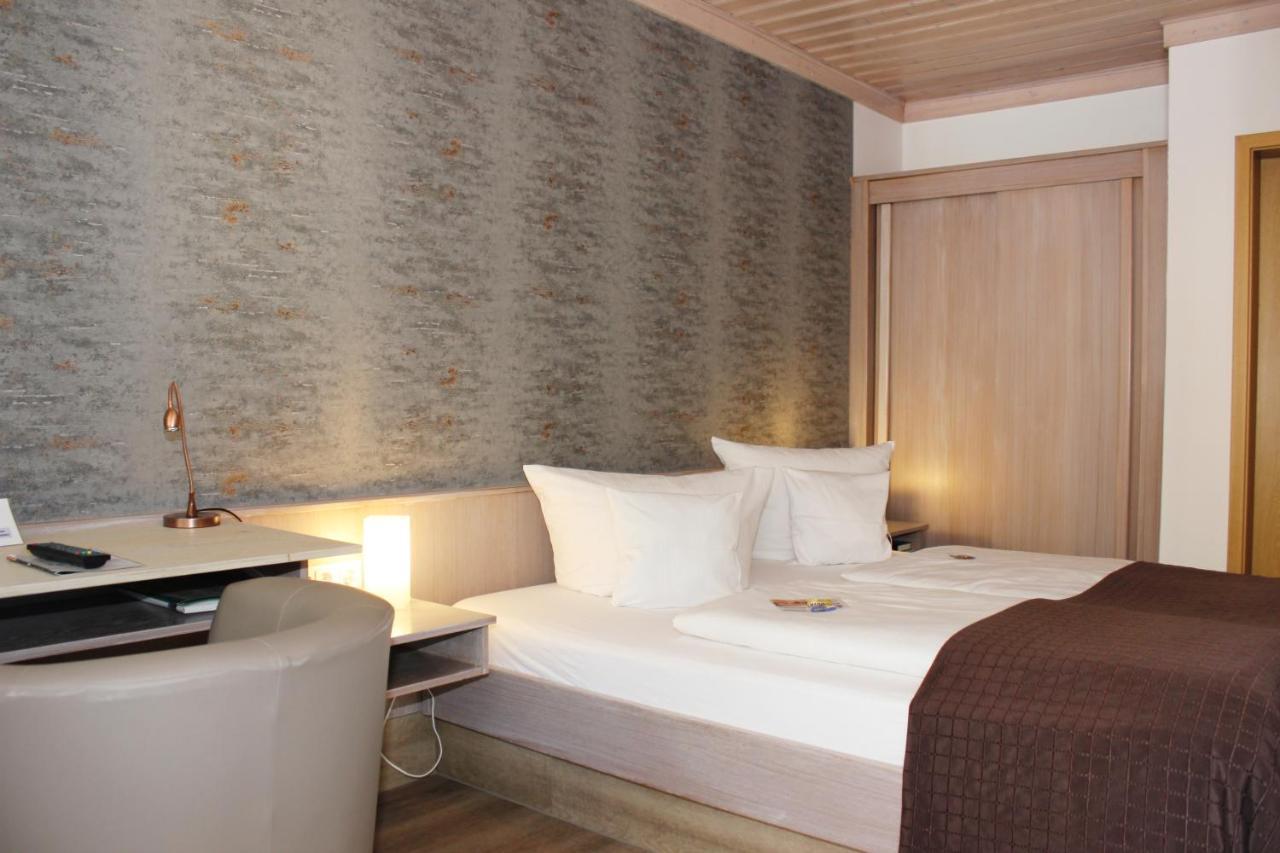 Landhotel Zum Boehm ロート エクステリア 写真
