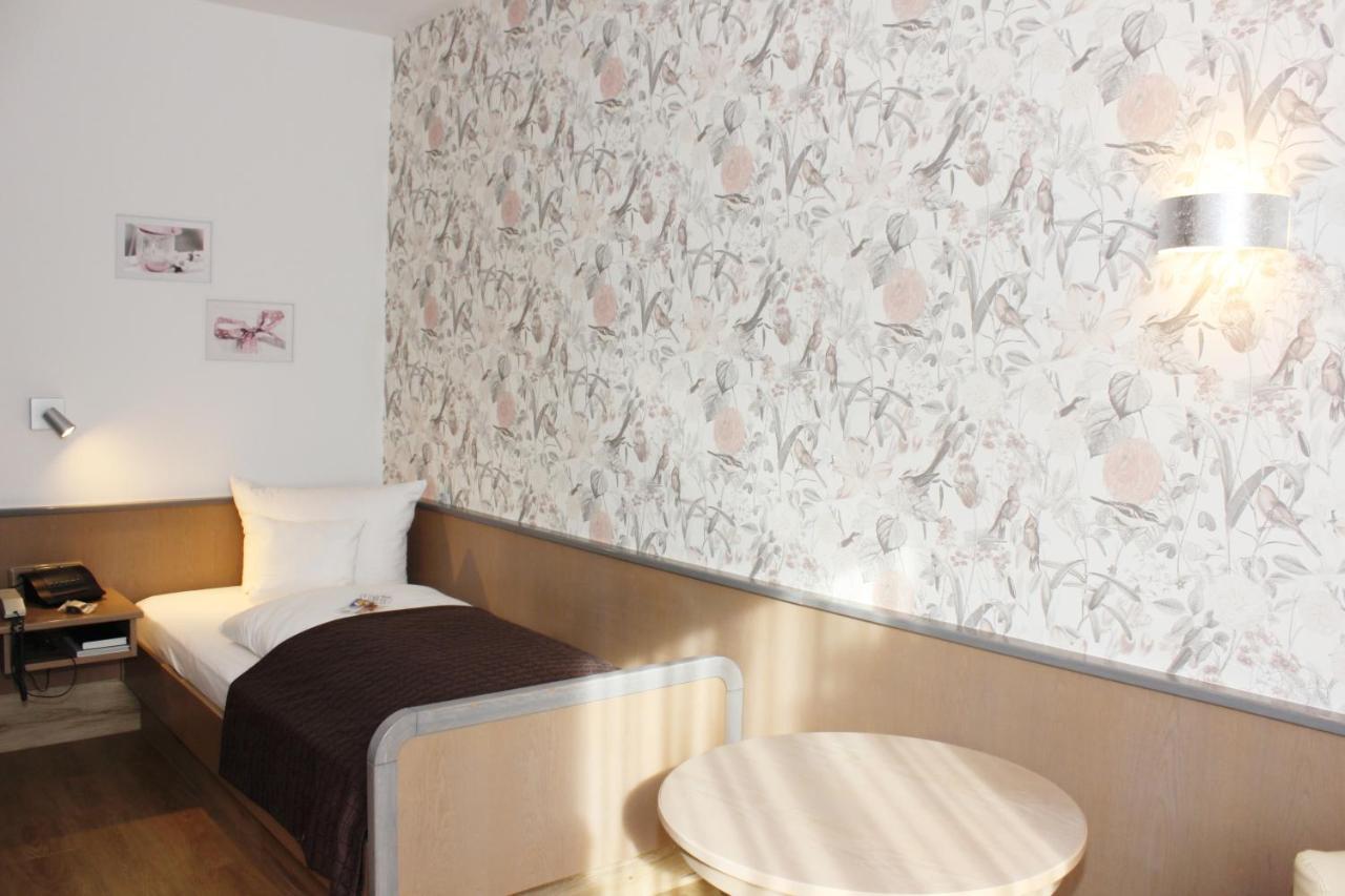 Landhotel Zum Boehm ロート エクステリア 写真